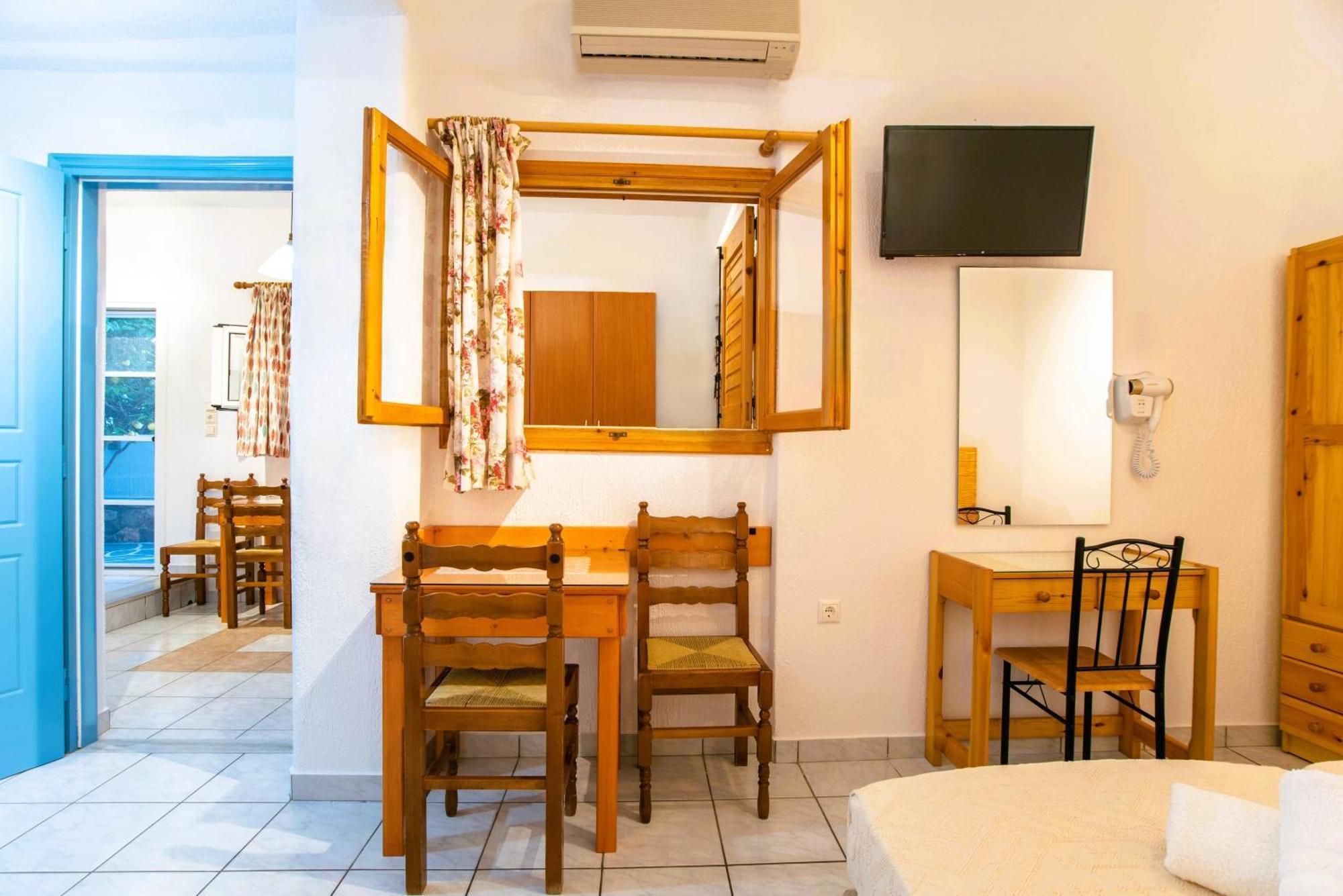 Kontaratos Studios & Apartments Párosz Kültér fotó