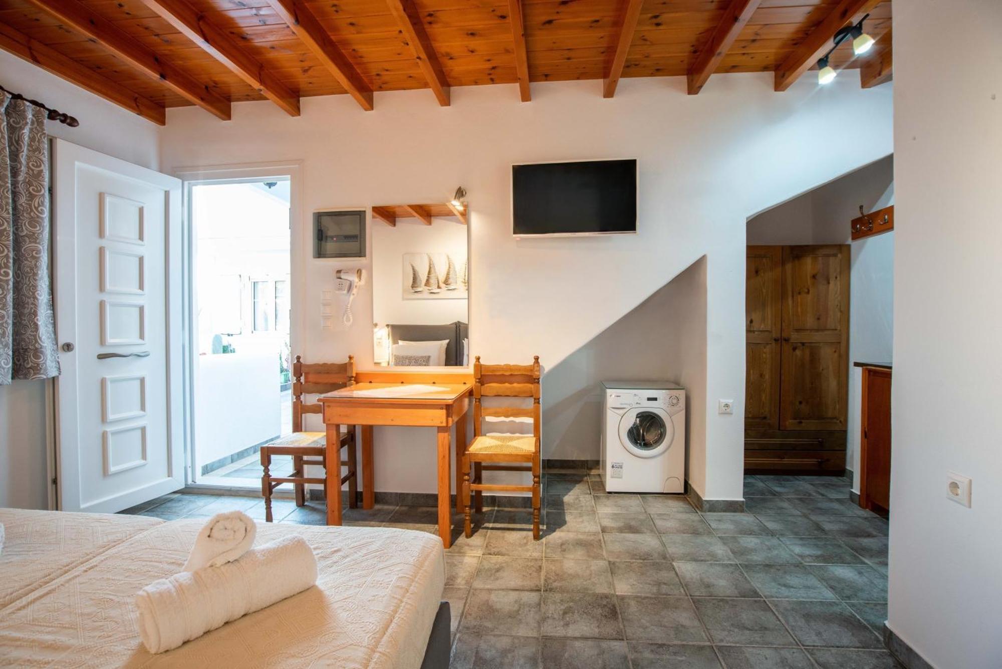 Kontaratos Studios & Apartments Párosz Kültér fotó