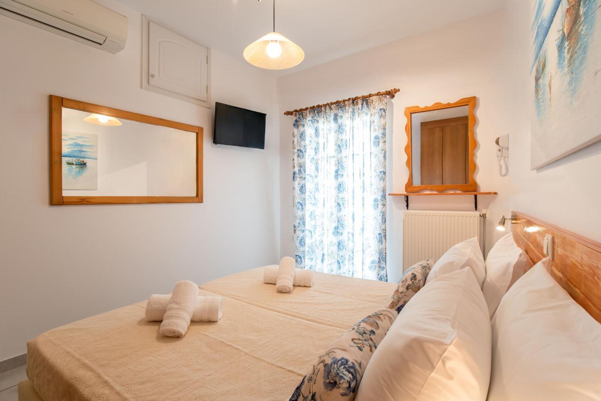 Kontaratos Studios & Apartments Párosz Kültér fotó